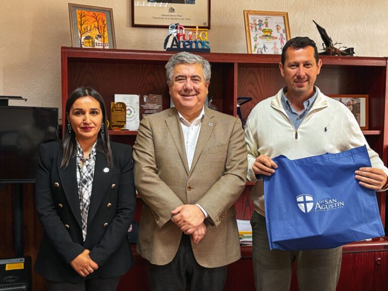 Reunión para fortalecer oportunidades de educación superior en la comuna