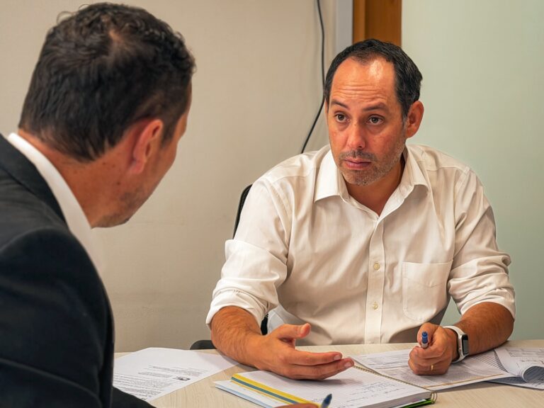 Reunión junto a representante de la División de Municipalidades de la Subsecretaría de Desarrollo Regional y Administrativo (SUBDERE).