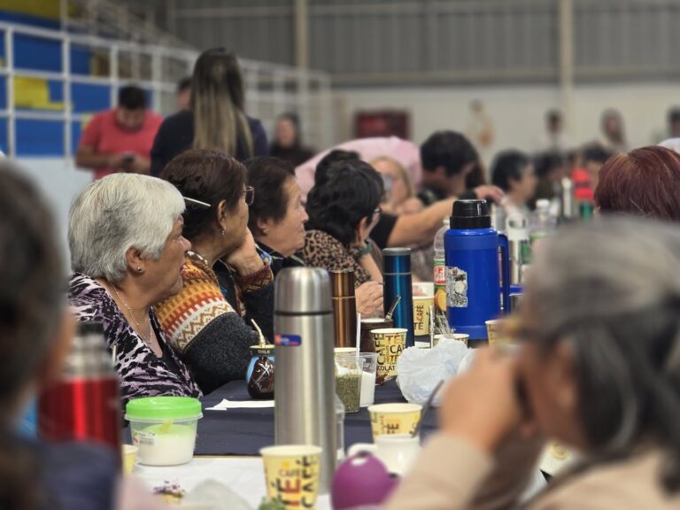 Mateada para personas mayores, en el marco de la conmemoración del Día de la Mujer