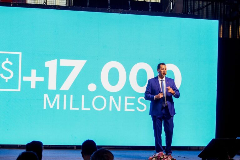 ALCALDE RINDE CUENTA PÚBLICA ANTE AUTORIDADES Y COMUNIDAD
