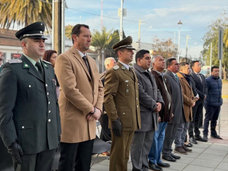 CEREMONIA DE IZAMIENTO DEL PABELLÓN NACIONAL EN NUEVO ANIVERSARIO DE CARABINEROS