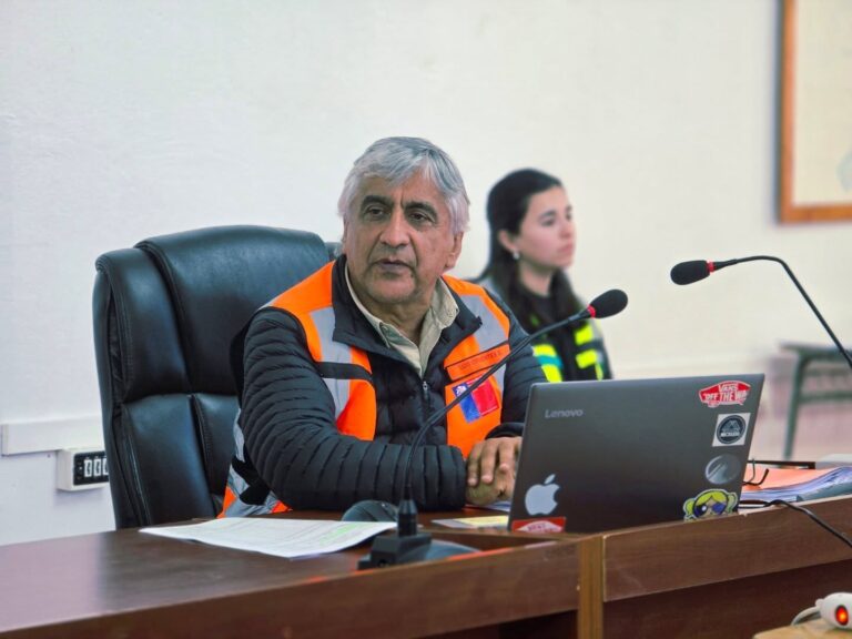IMPORTANTE REUNIÓN ABORDÓ CONSERVACIÓN DE CAMINOS EN QUIRIHUE