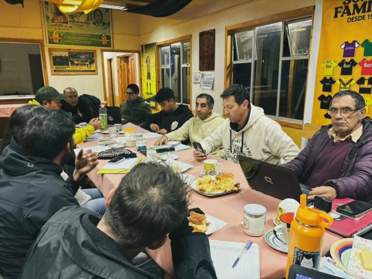 REUNIÓN JUNTO A LA ASOCIACIÓN DE FÚTBOL COIQUÉN