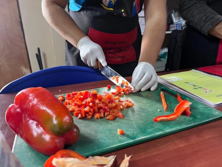 DESARROLLAN TALLER DE COCINA INCLUSIVA EN QUIRIHUE