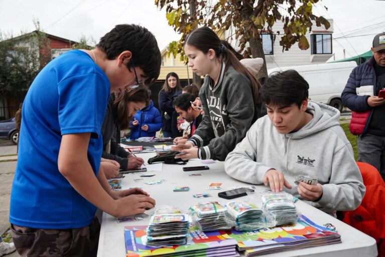 OFICINA DE DEPORTES ORGANIZA INTERCAMBIO DE LÁMINAS DEL MUNDIAL