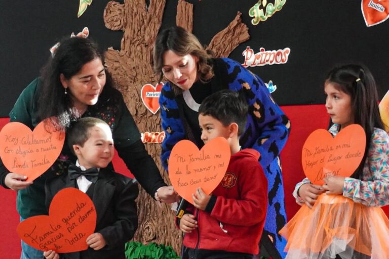 ESCUELA EL LLANO CELEBRÓ EL DÍA DE LA FAMILIA