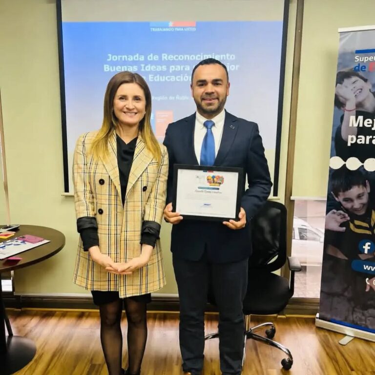 RECONOCIMIENTO A ESCUELA SANTA CAROLINA POR BUENAS PRÁCTICAS
