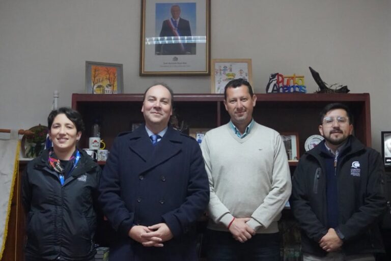 REUNIÓN DE TRABAJO PERMITIÓ COORDINAR ACCIONES JUNTO A SERCOTEC EN BENEFICIO DE QUIRIHUE